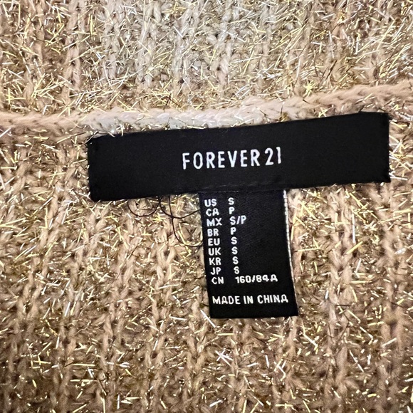 Holiday sweater - Picture 3 of 3